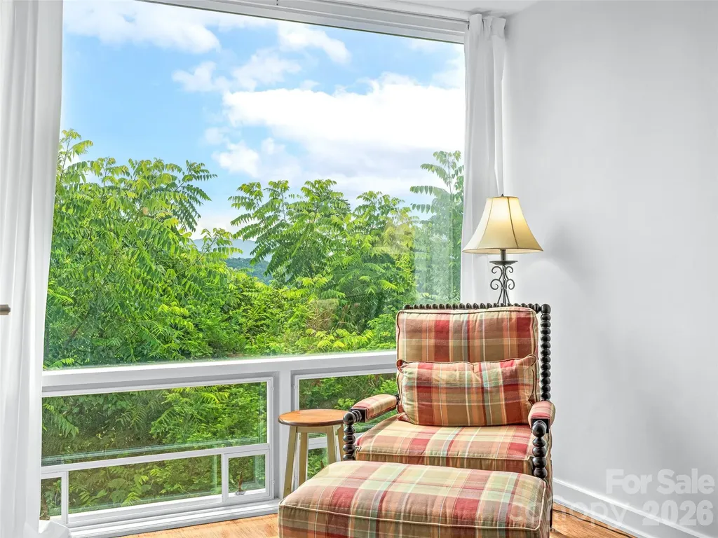 647 Town Mountain Road Asheville NC 28804