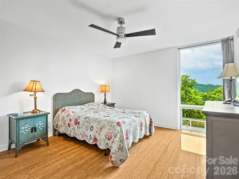 647 Town Mountain Road Asheville NC 28804