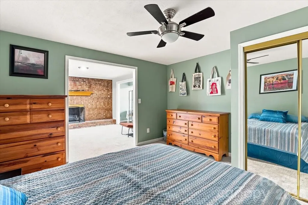 216 Dundeve Circle Hendersonville NC 28792