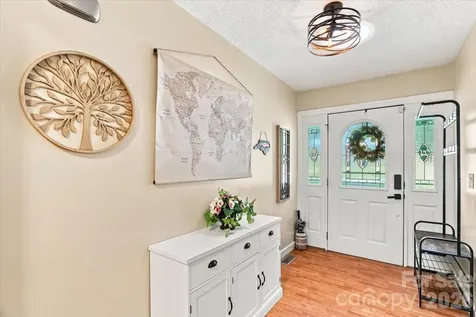 216 Dundeve Circle Hendersonville NC 28792