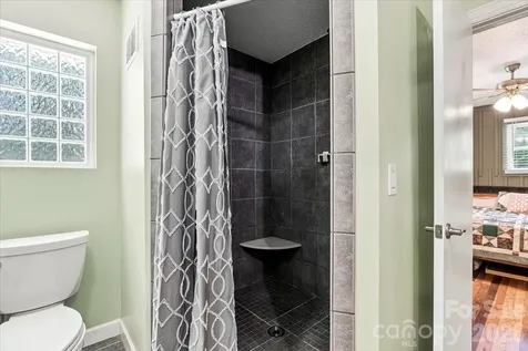 216 Dundeve Circle Hendersonville NC 28792