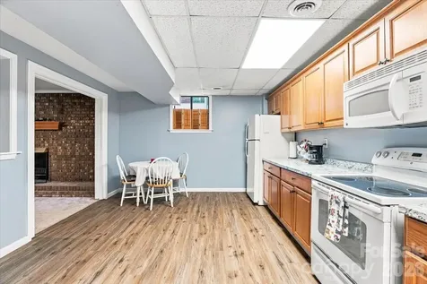 216 Dundeve Circle Hendersonville NC 28792