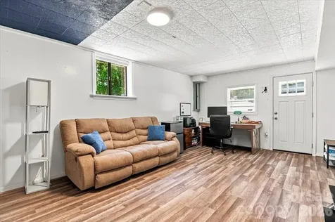 216 Dundeve Circle Hendersonville NC 28792