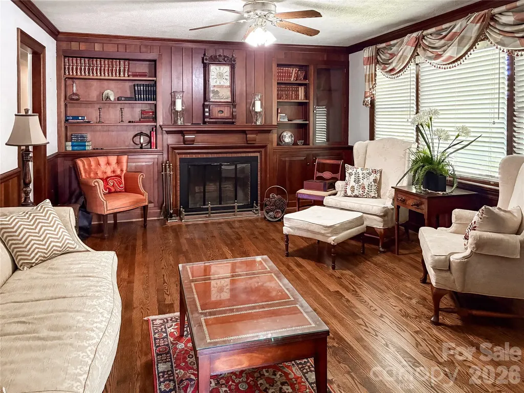 412 Ridgeway Avenue Statesville NC 28677