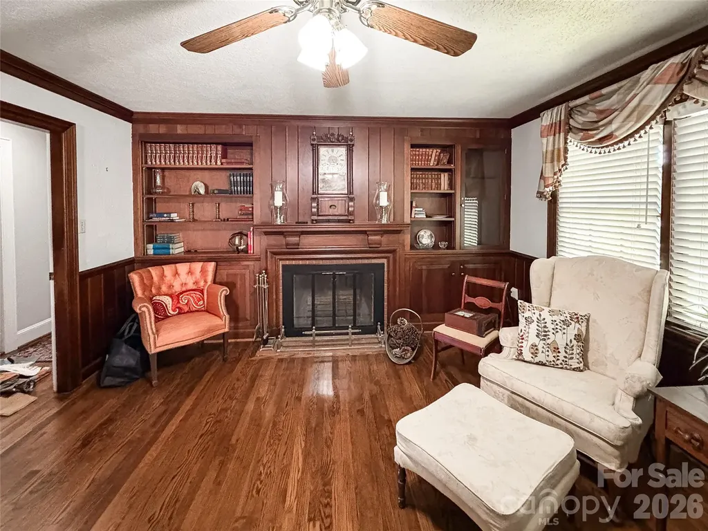 412 Ridgeway Avenue Statesville NC 28677