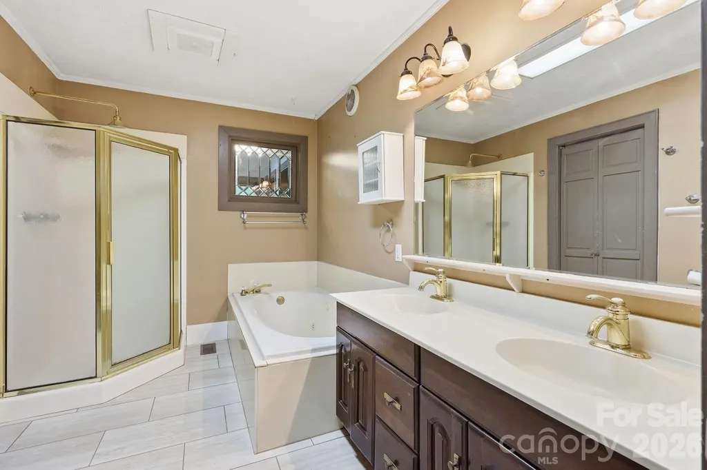 222 Morgan Cove Road Candler NC 28715