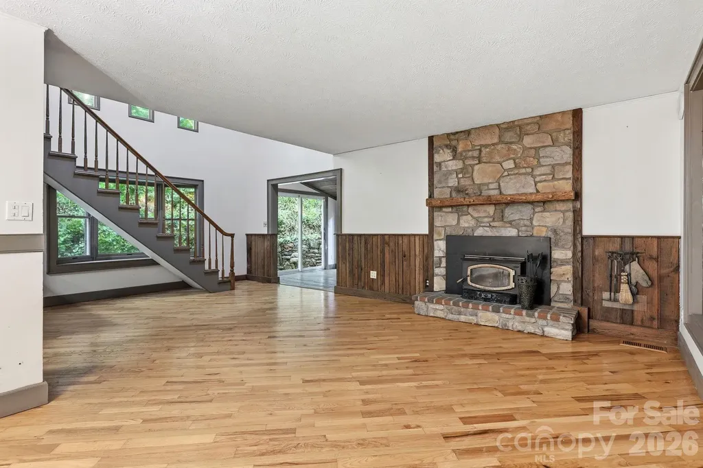 222 Morgan Cove Road Candler NC 28715