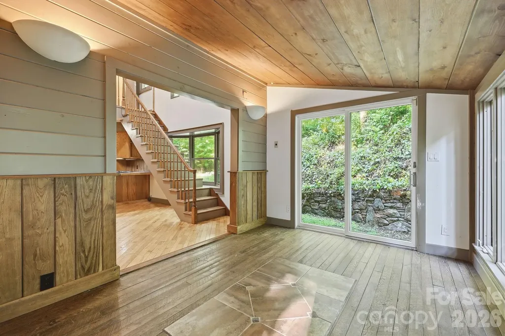 222 Morgan Cove Road Candler NC 28715