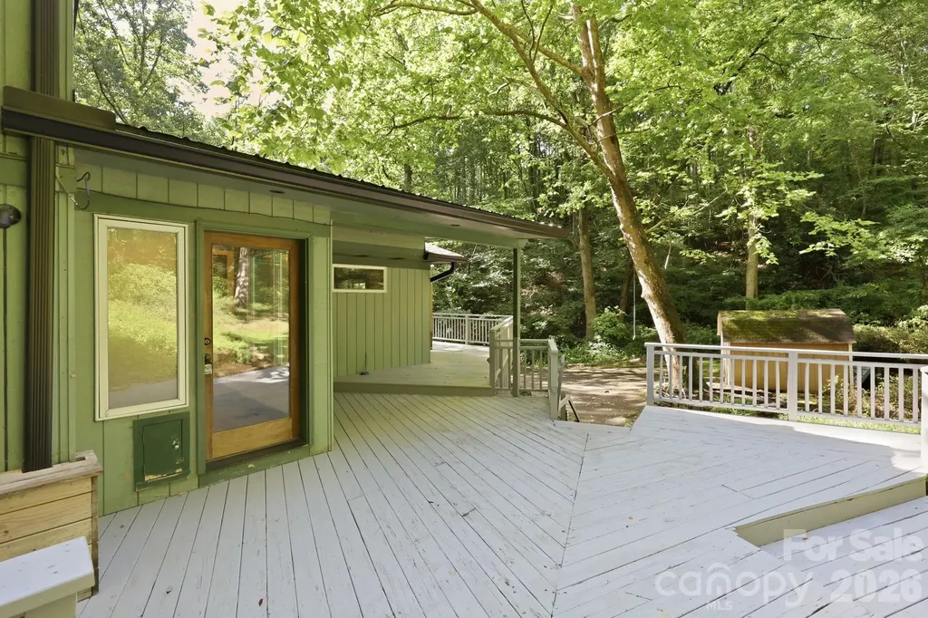 222 Morgan Cove Road Candler NC 28715