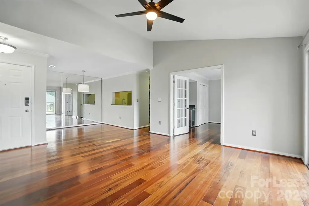 5007 Sharon Road Charlotte NC 28210