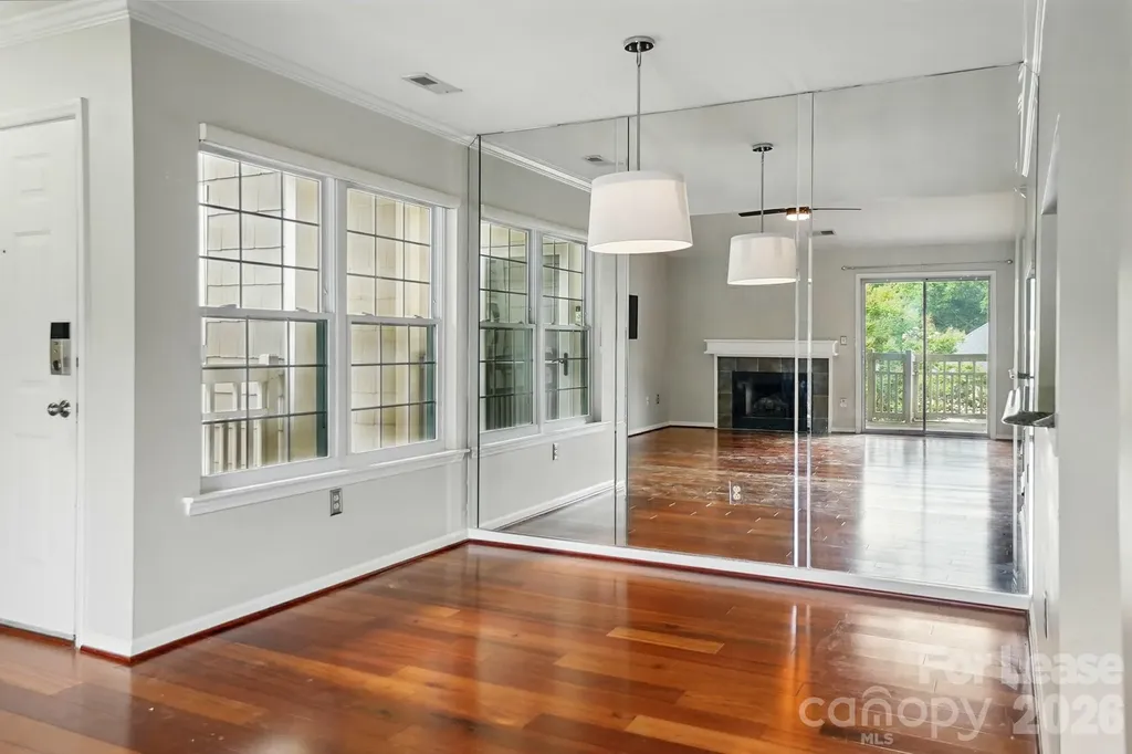 5007 Sharon Road Charlotte NC 28210