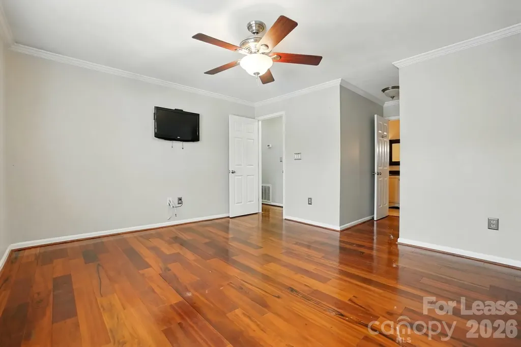 5007 Sharon Road Charlotte NC 28210