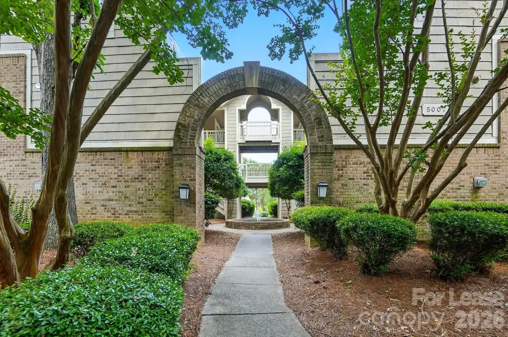 5007 Sharon Road Charlotte NC 28210