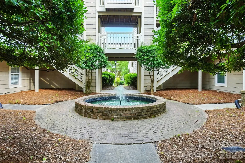 5007 Sharon Road Charlotte NC 28210