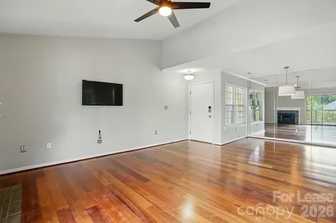 5007 Sharon Road Charlotte NC 28210