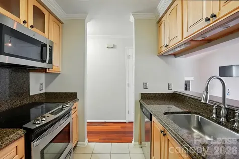 5007 Sharon Road Charlotte NC 28210