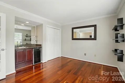 5007 Sharon Road Charlotte NC 28210