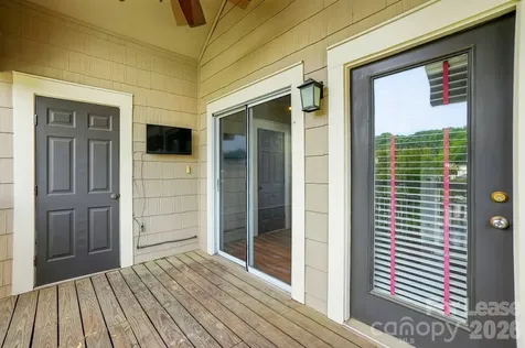 5007 Sharon Road Charlotte NC 28210