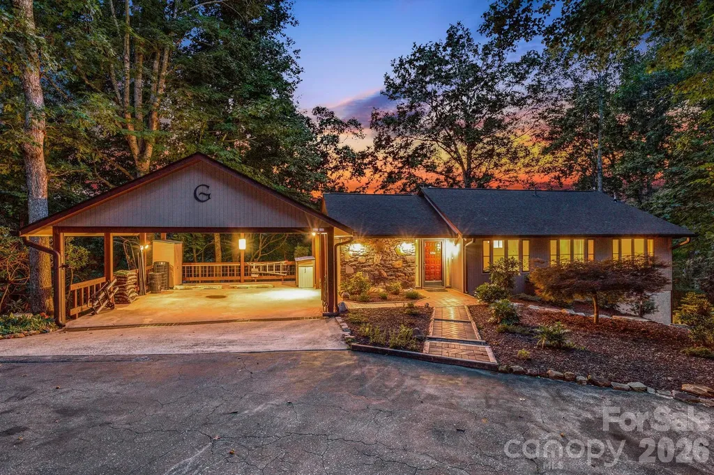 99 Oak Ridge Drive Pisgah Forest NC 28768