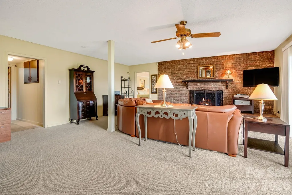 99 Oak Ridge Drive Pisgah Forest NC 28768