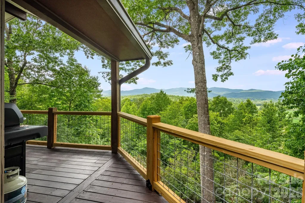 99 Oak Ridge Drive Pisgah Forest NC 28768