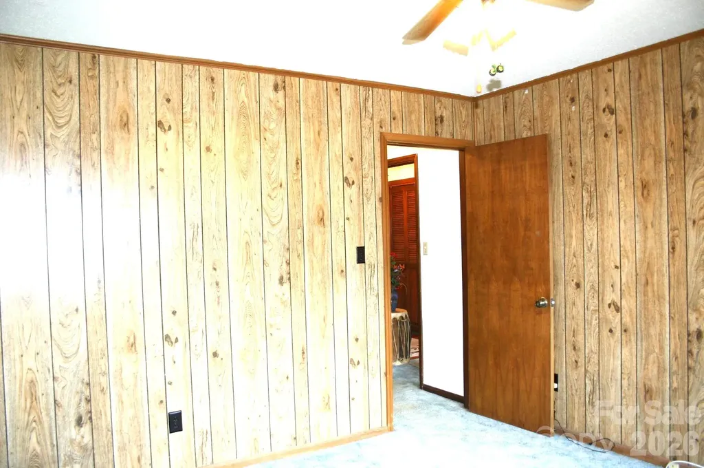 1647 Woodridge Circle Hickory NC 28602