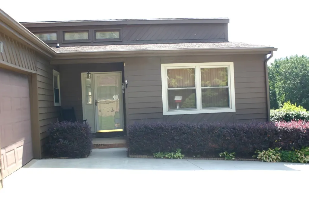 1647 Woodridge Circle Hickory NC 28602