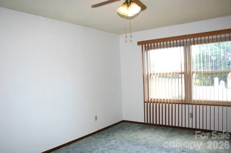 1647 Woodridge Circle Hickory NC 28602