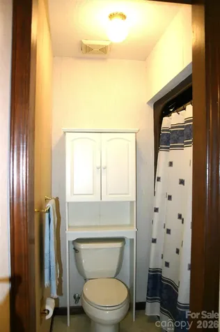 1647 Woodridge Circle Hickory NC 28602