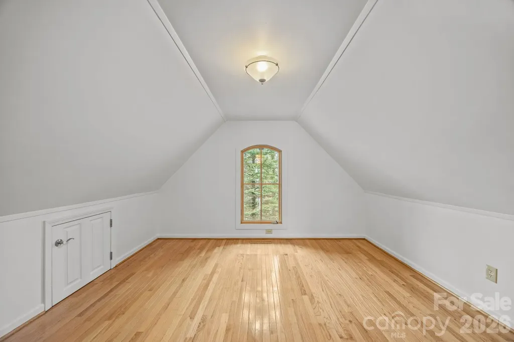 6773 Pinnacle Mountain Road Zirconia NC 28790