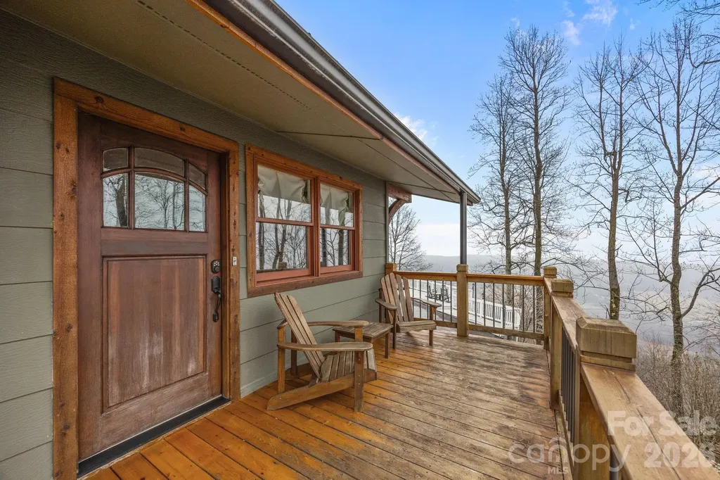 6773 Pinnacle Mountain Road Zirconia NC 28790