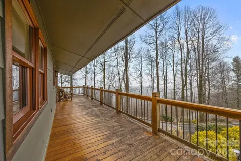 6773 Pinnacle Mountain Road Zirconia NC 28790