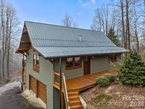 6773 Pinnacle Mountain Road Zirconia NC 28790