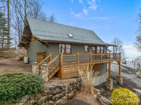 6773 Pinnacle Mountain Road Zirconia NC 28790