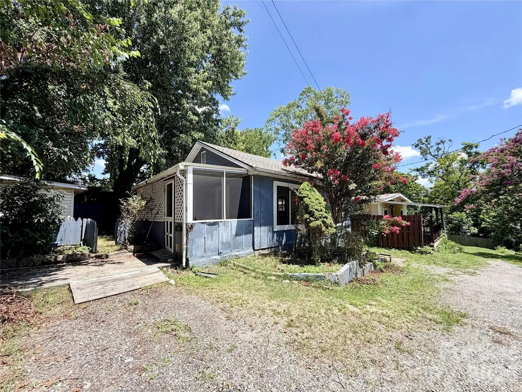 6 Leita Lane Asheville NC 28806
