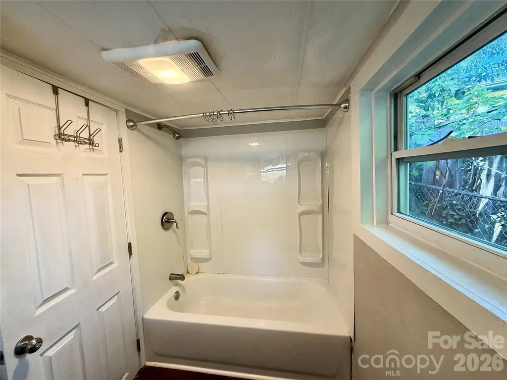 6 Leita Lane Asheville NC 28806
