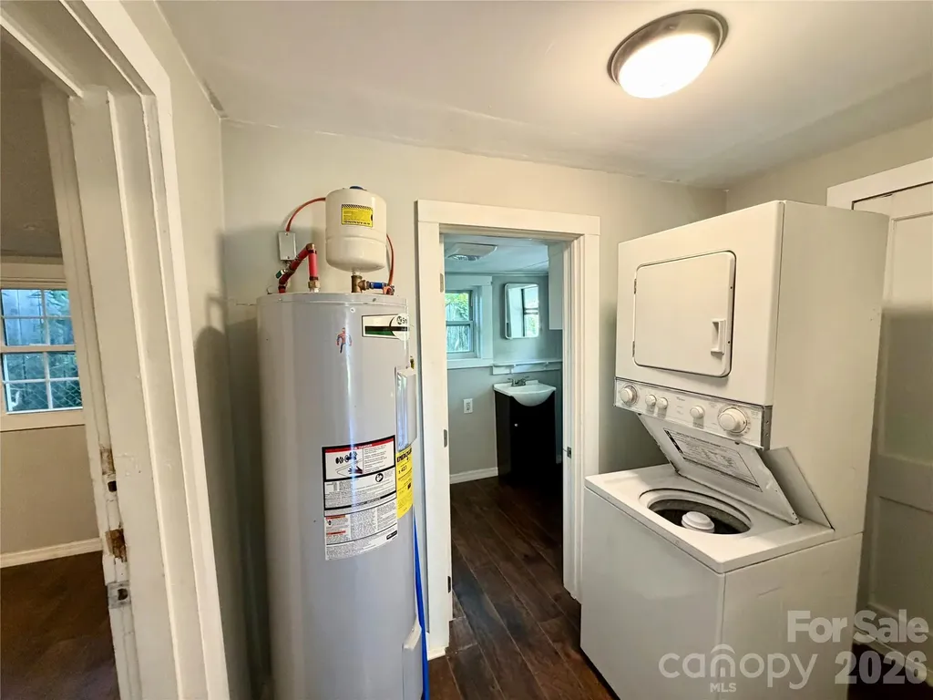 6 Leita Lane Asheville NC 28806