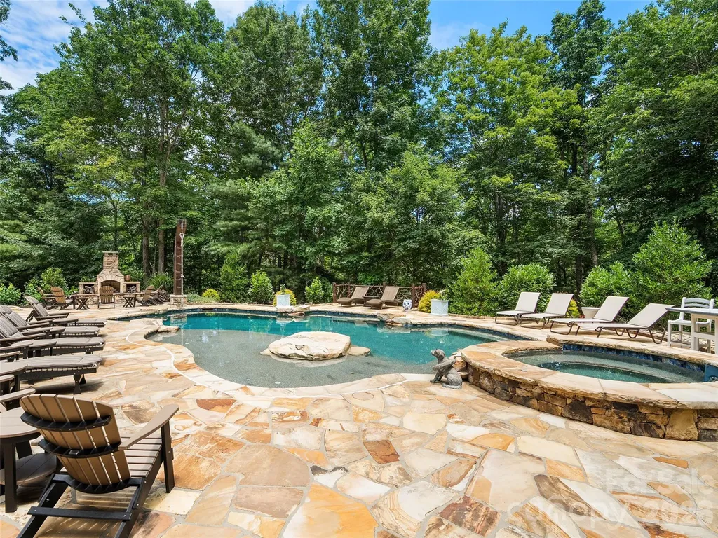 413 Barrington Drive Asheville NC 28803