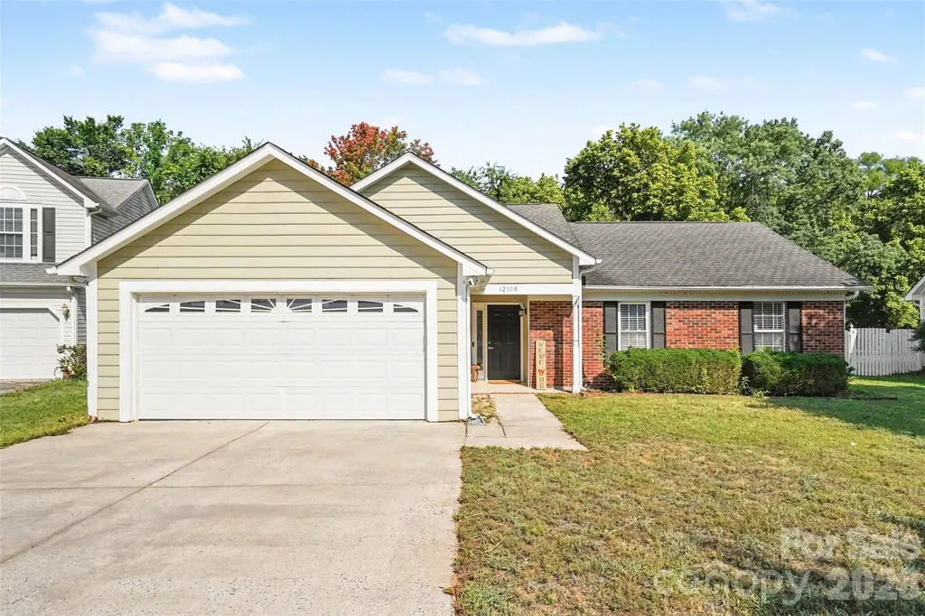 12109 Landing Green Drive Charlotte NC 28277