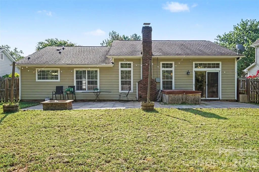12109 Landing Green Drive Charlotte NC 28277
