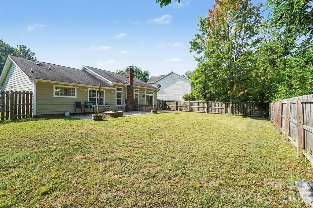 12109 Landing Green Drive Charlotte NC 28277