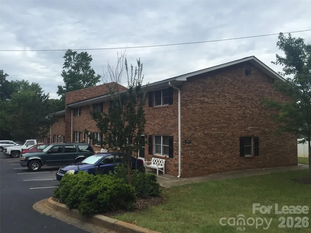 2033 Oakdale Road Charlotte NC 28216