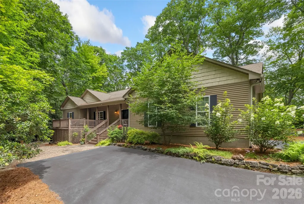 141 Dolly Lane Highlands NC 28741