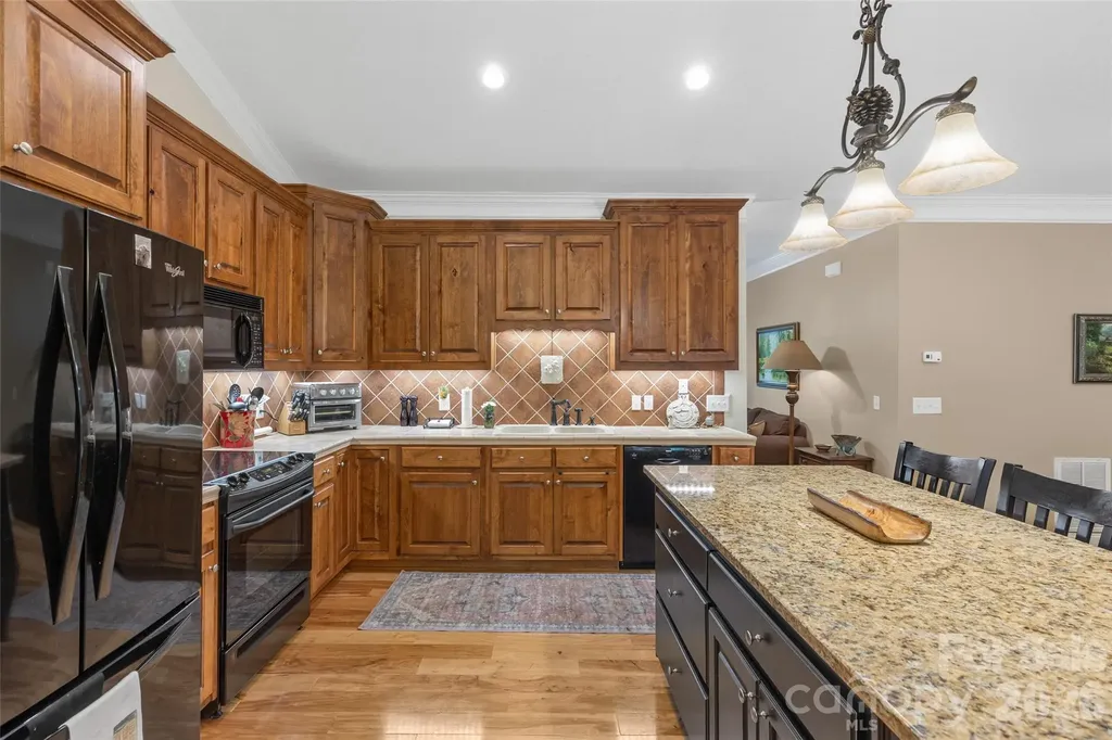 141 Dolly Lane Highlands NC 28741