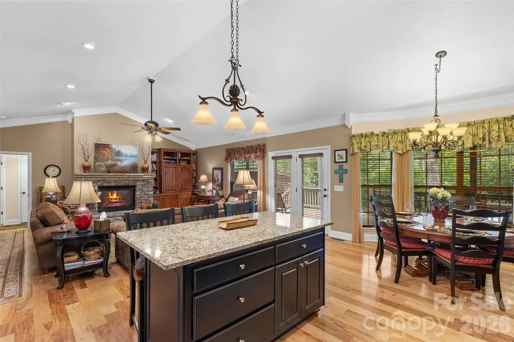 141 Dolly Lane Highlands NC 28741