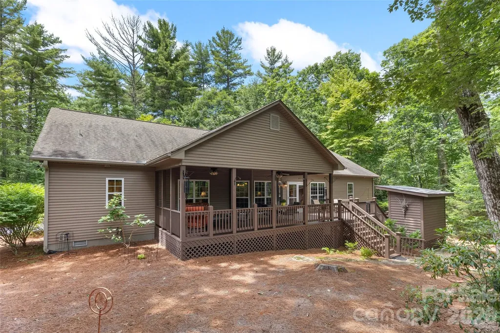 141 Dolly Lane Highlands NC 28741