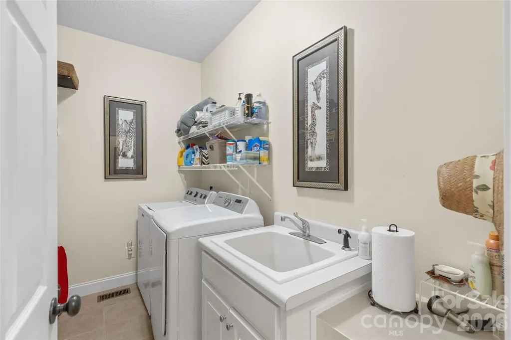 141 Dolly Lane Highlands NC 28741