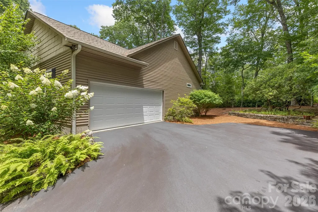 141 Dolly Lane Highlands NC 28741