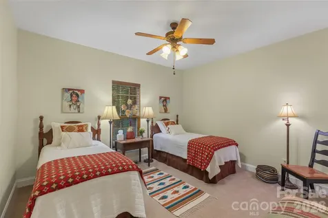 141 Dolly Lane Highlands NC 28741