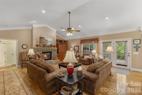 141 Dolly Lane Highlands NC 28741